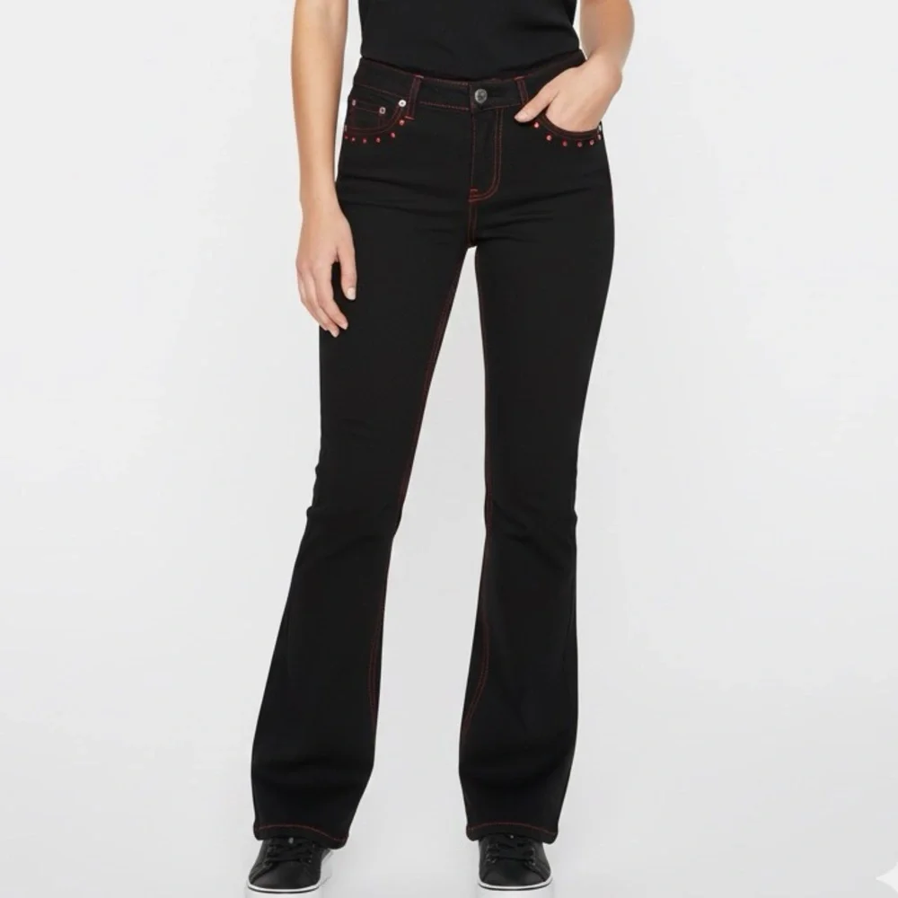 MUDD Women’s Y2K Fit & Flare Jegging Pants